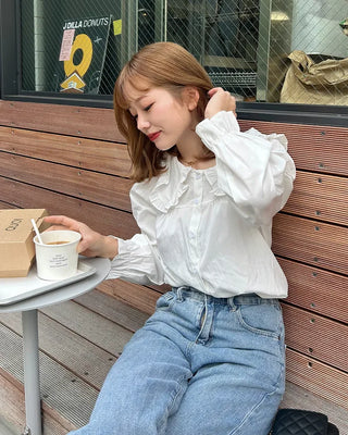 Big frill collar blouse