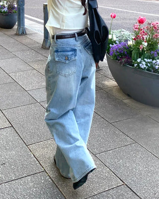 Wide-leg denim jeans with rear pockets