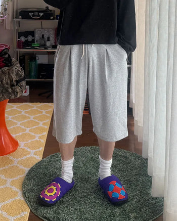 One-tuck Bermuda sweatpants