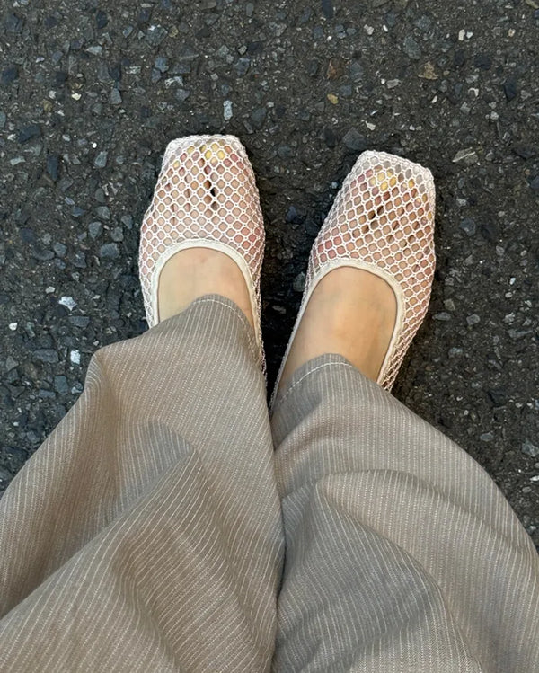 Square-toe mesh flat shoes