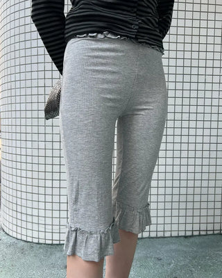 Waist frill capri pants