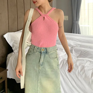 Neck Point Knit Top