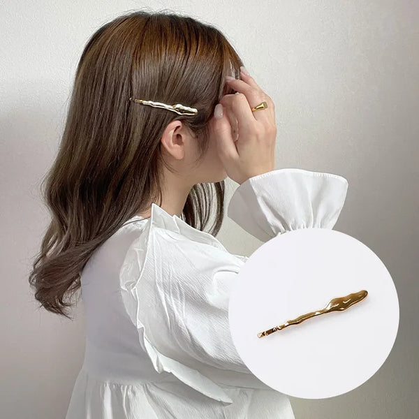 Asymmetrical hairpin