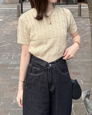 Round neck cable knit short sleeve knit