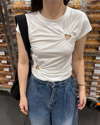 Heart-punched half-sleeve T-shirt