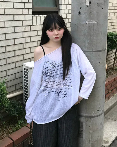 Off-shoulder lettering knit