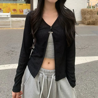 Button-slit cardigan