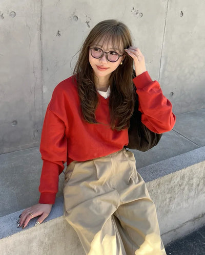 Semi-cropped V-neck sweatshirt