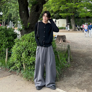 Voluminous wide slacks