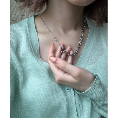 Chain design buckle necklace
