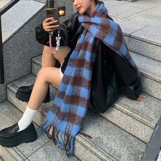 Daily check scarf