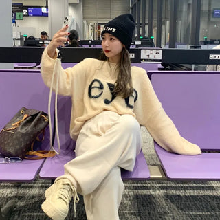 eye logo knit
