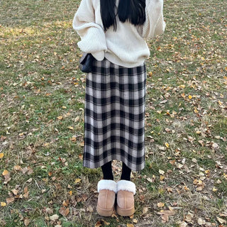 Checkered long skirt
