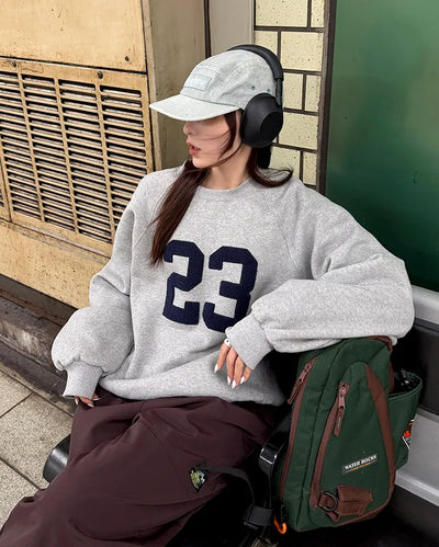 23 Fleece-lined sweatshirt