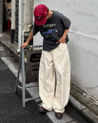 Back flap pocket curved pants