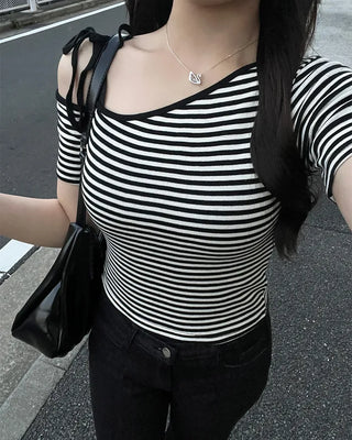 Striped one-shoulder short-sleeved T-shirt