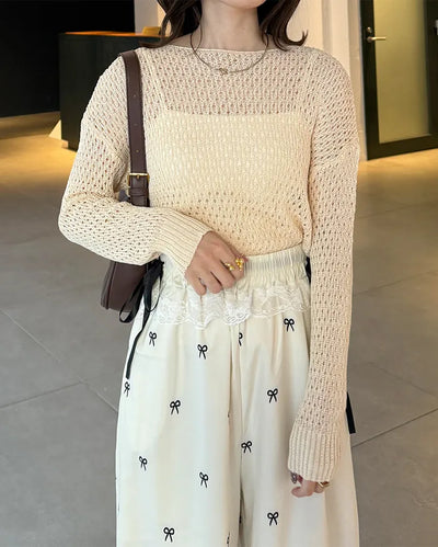 Loose-fitting perforated knit