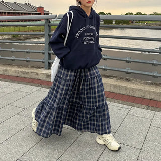 Checked long skirt