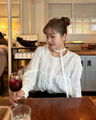 (Set) Punching Lace Tie Blouse