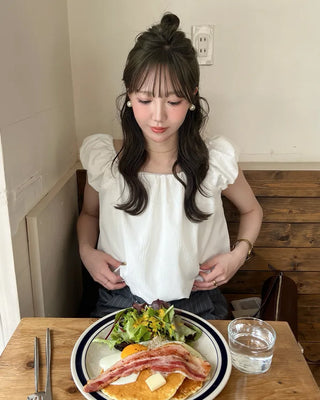Shoulder puff shirring blouse