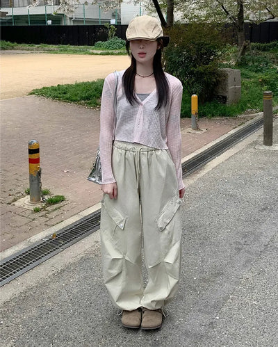 Cargo pants with elastic waistband and drawstring
