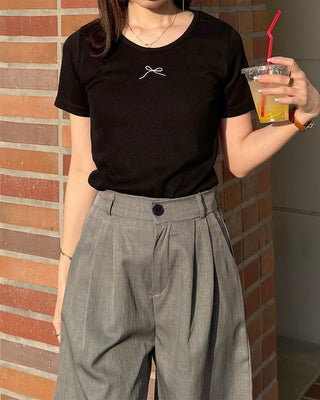 Ribbon patch point short-sleeve T-shirt