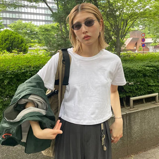 Round cropped short-sleeved T-shirt