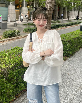 Shirred V-neck long blouse