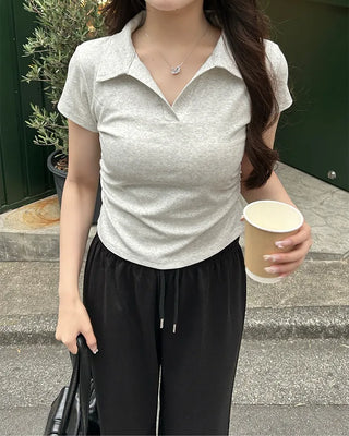 Open-collar shirred half-length T-shirt