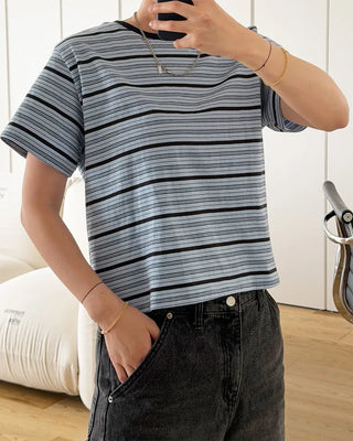 Semi-cropped border short-sleeved T-shirt