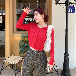 Round neck cable knit cardigan