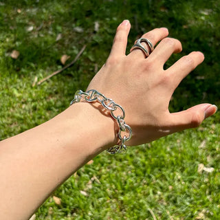 Button-shaped bracelet