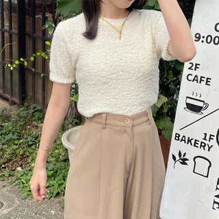 Soft half-sleeve knit