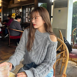 One-shoulder cable knit