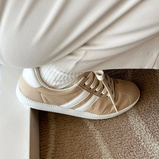 Basic sneakers