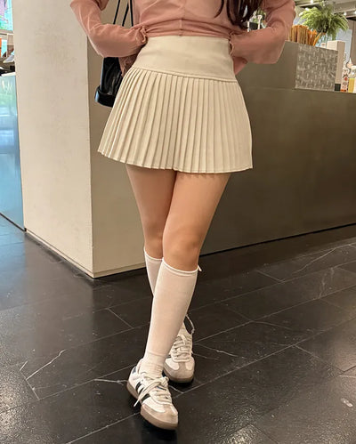 Slim pleated mini skirt