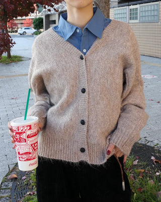 V-neck loose-fitting knit cardigan