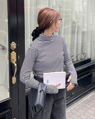 Striped half-turtleneck cut and sew