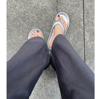 Voluminous thong sandals