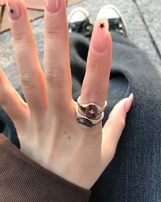 Simple cubic ring