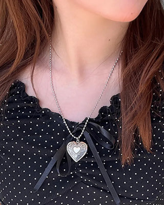 Heart pendant necklace