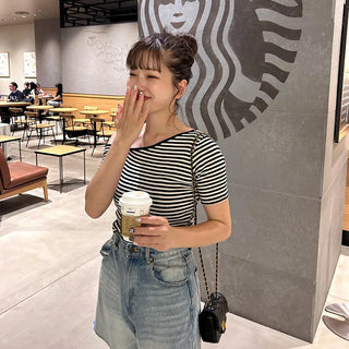 Striped off-shoulder ribbon T-shirt