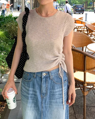 Side-string half-sleeve knit