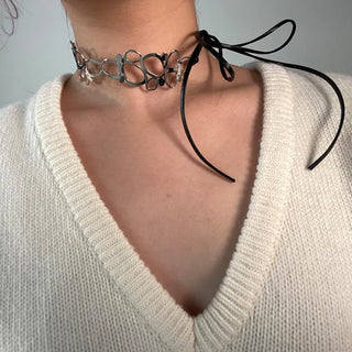 Unique oval line choker
