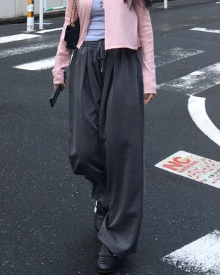 Pleated wide-leg fit pants