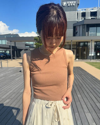 Cropped simple tank top