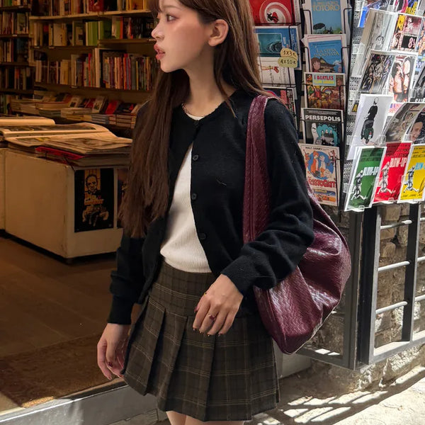Round neck knit cardigan