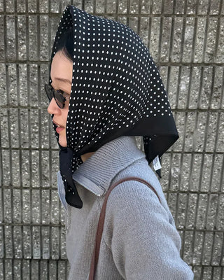 Pointed polka dot scarf