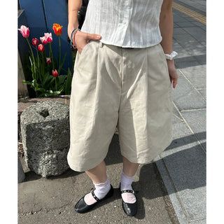 Bermuda shorts with one pleat