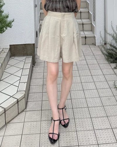 Two-pleat shorts